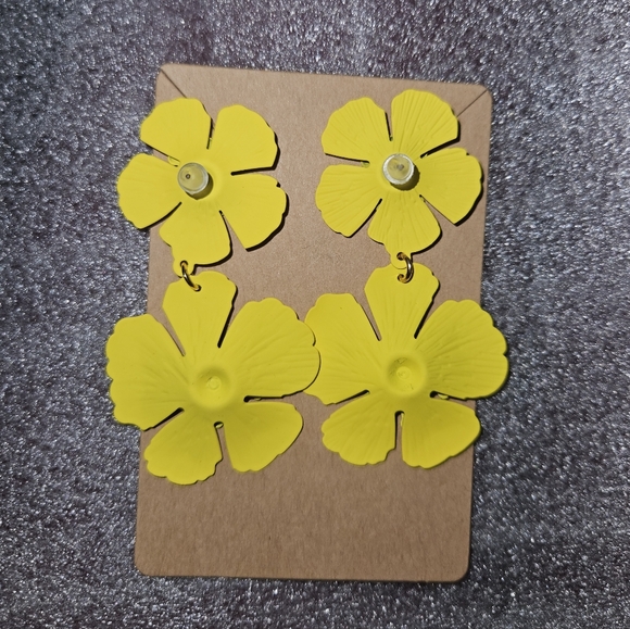 Statement Earrings - Picture 4 of 6